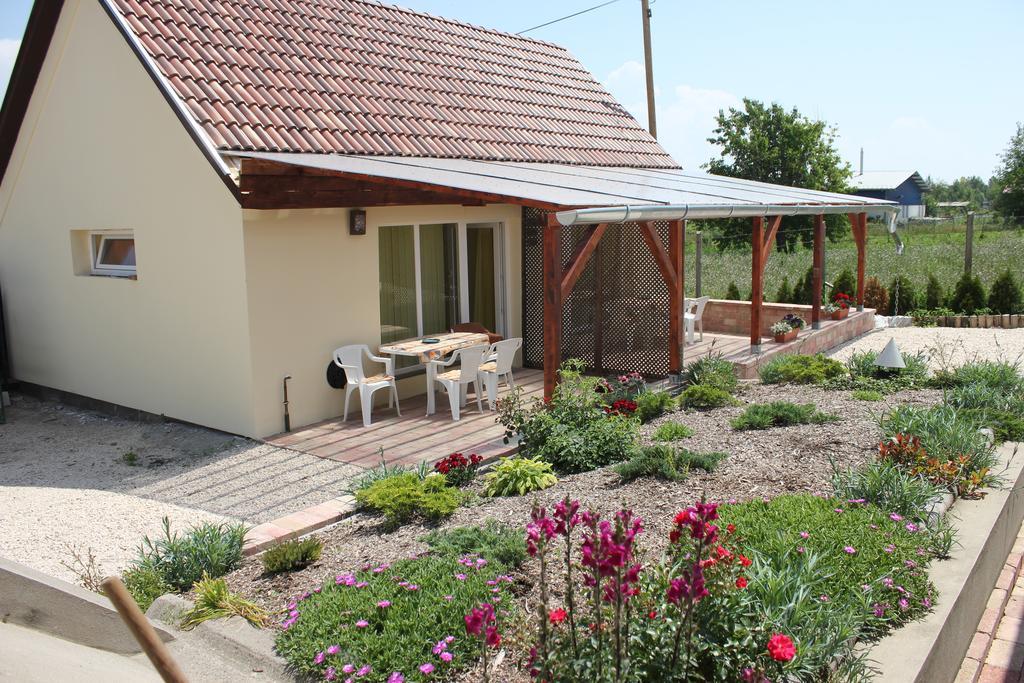 Szep Kert Vendeghaz Hotel Szekszárd Екстериор снимка
